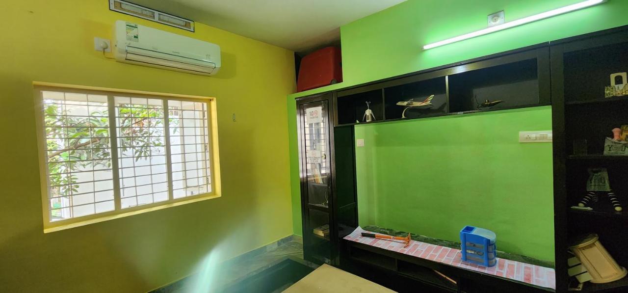ホテル Jj'S White House Thrissur エクステリア 写真