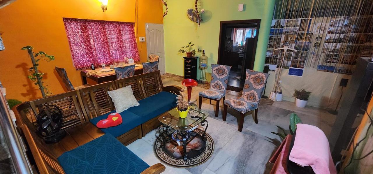 ホテル Jj'S White House Thrissur エクステリア 写真