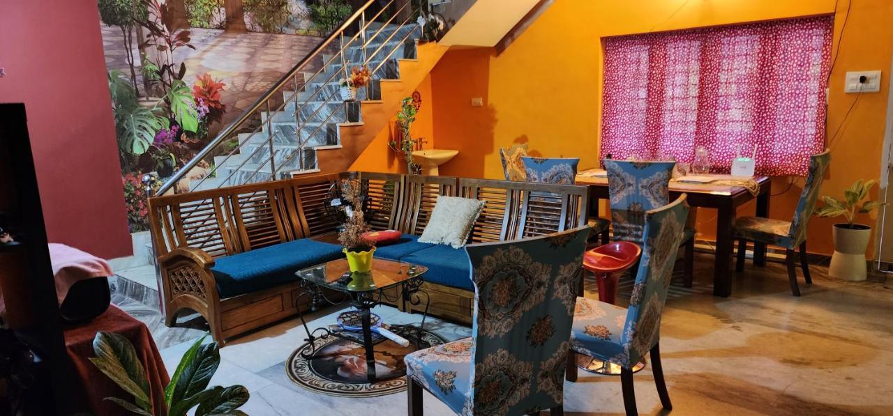 ホテル Jj'S White House Thrissur エクステリア 写真