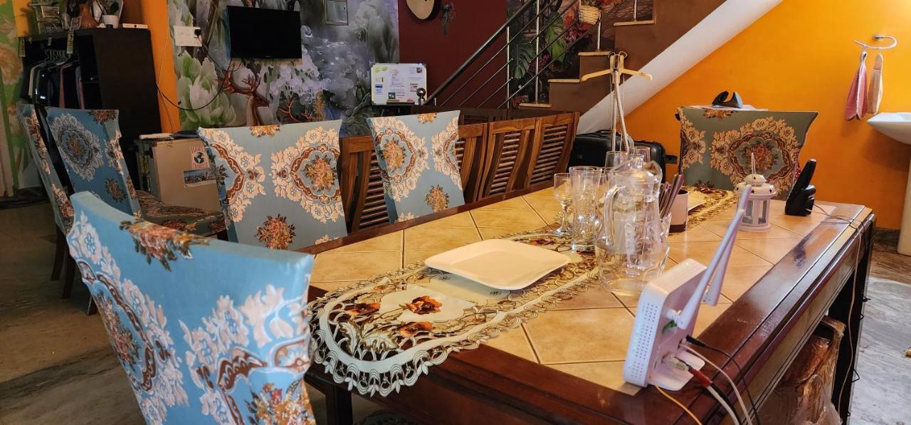 ホテル Jj'S White House Thrissur エクステリア 写真