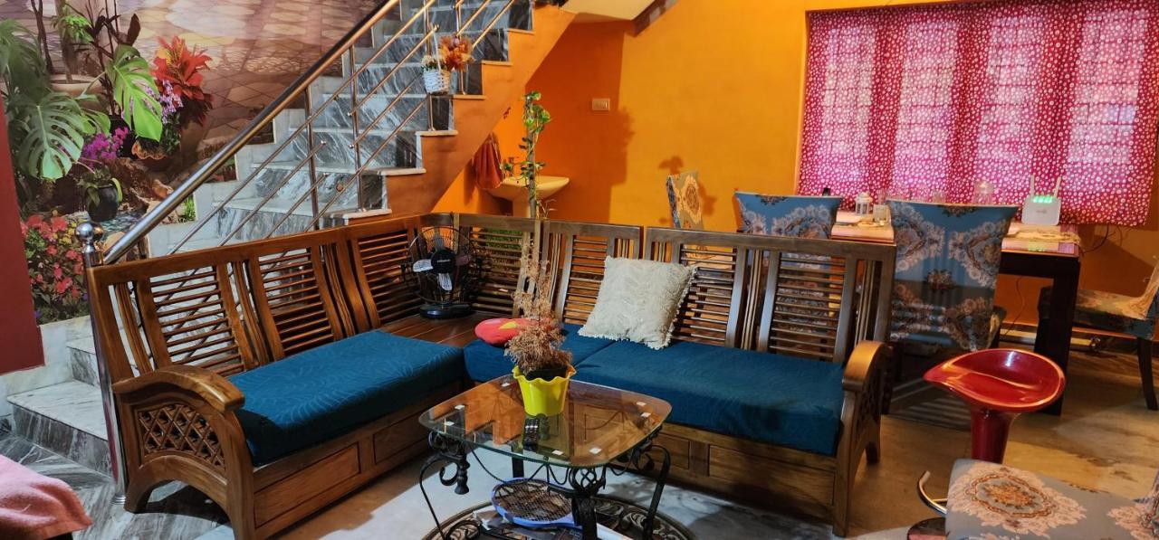 ホテル Jj'S White House Thrissur エクステリア 写真